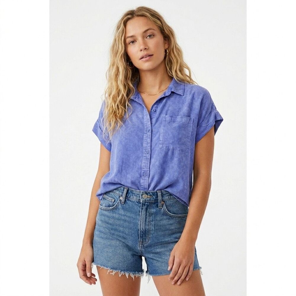 NWOT Velvet Heart Washed Blue Button Down Shirt Coastal Breezy Small Summer Boho